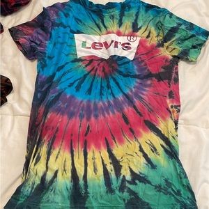 Levi’s tye dye shirt